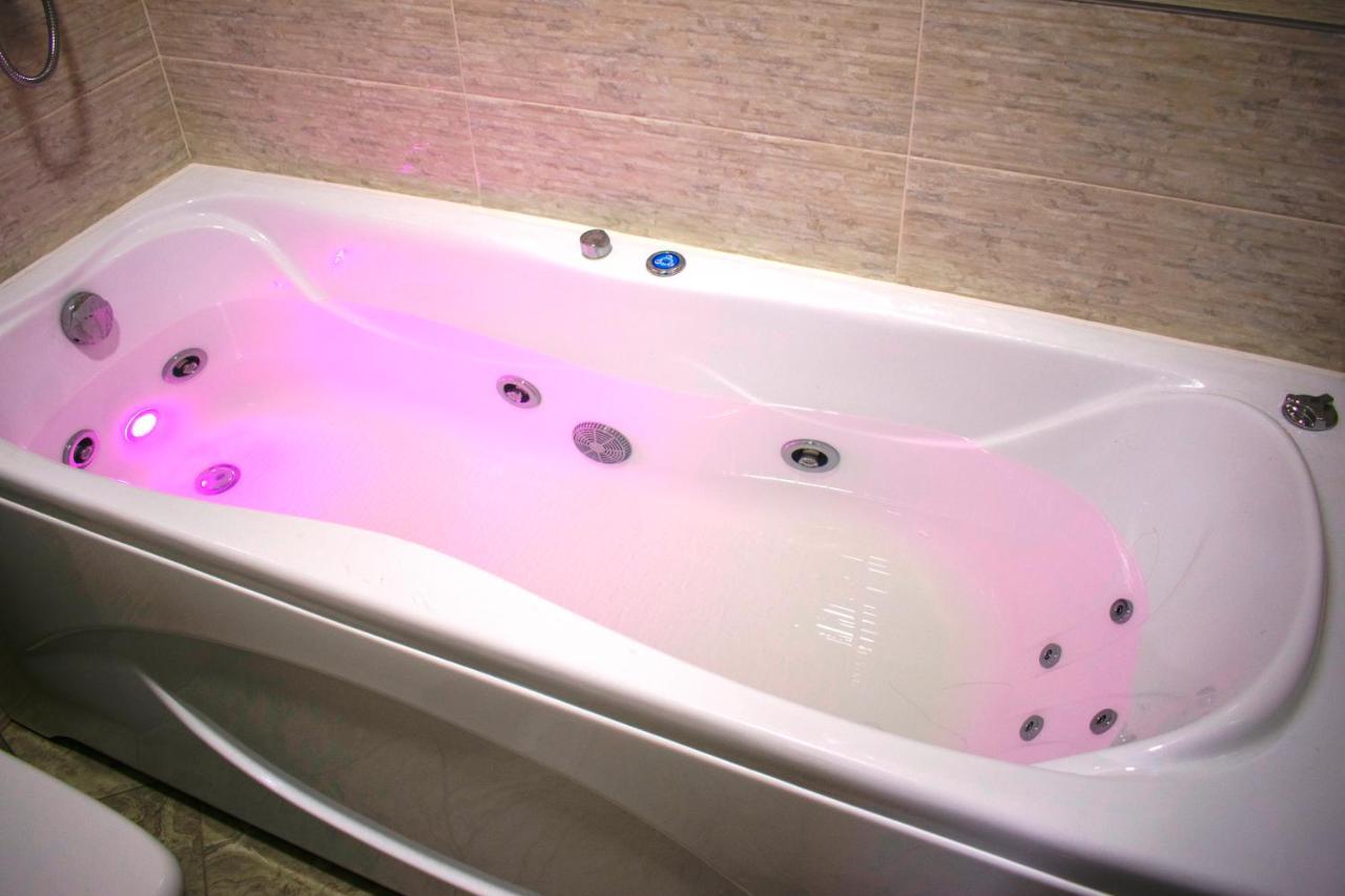 Jacuzzi New Loft Apartcomplex Kaskad, Минск - Центр Города Minsk Pokoj fotografie