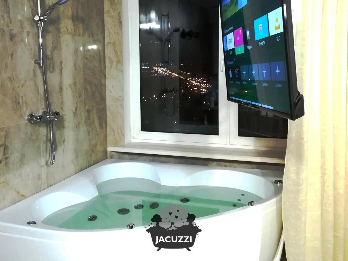 Jacuzzi New Loft Apartcomplex Kaskad, Минск - Центр Города Minsk Exteriér fotografie